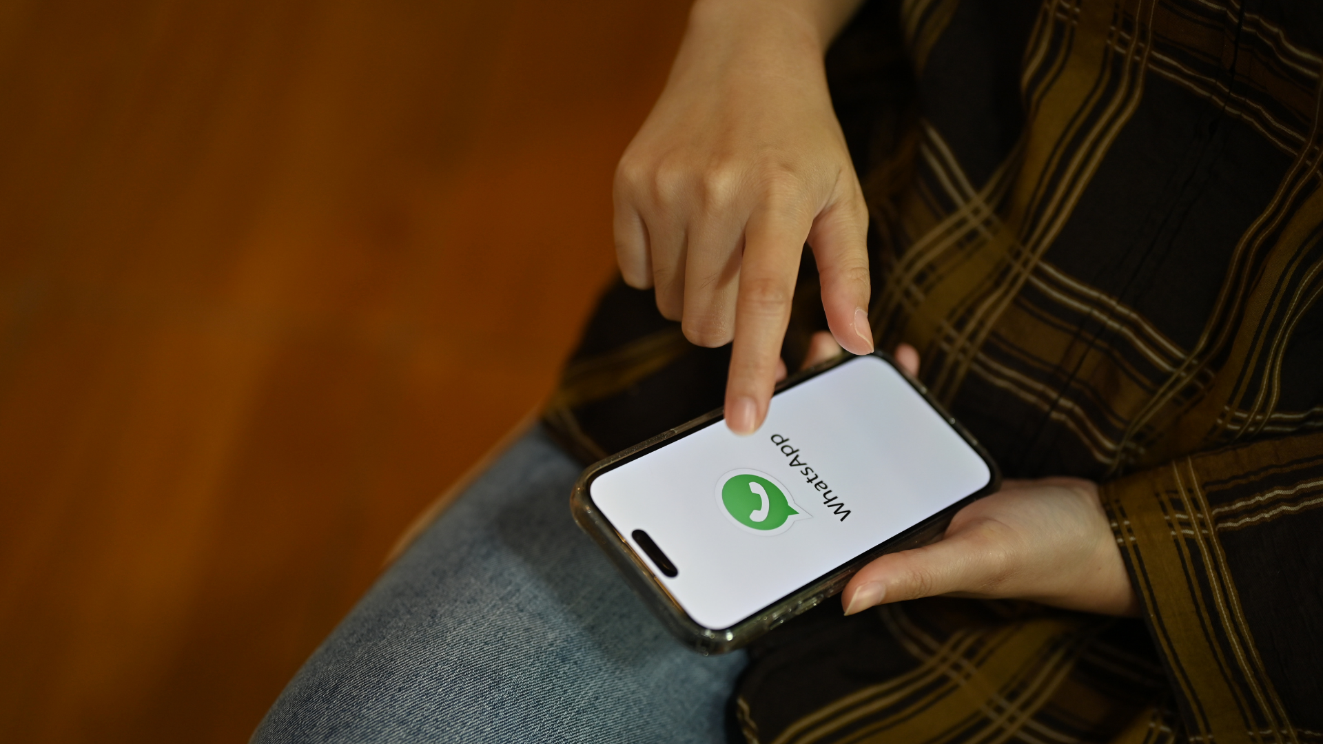 WhatsApp, hesap doğrulama için e-posta seçeneğini aktifleştirdi