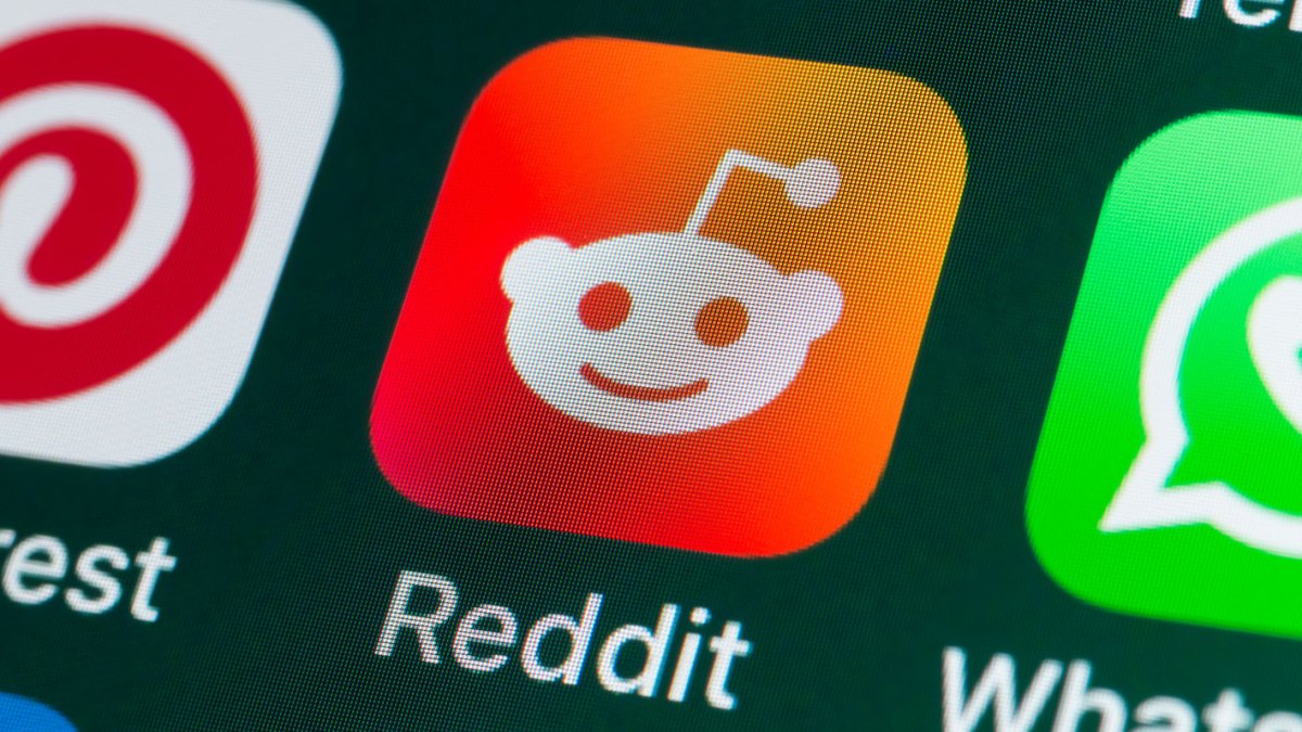 Reddit 4 saatlik kesintinin ardından geri dönüyor gibi görünüyor