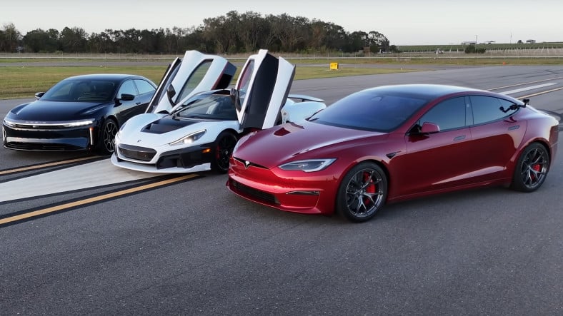 The Fastest Cars Battled on the Drag Track [Video]