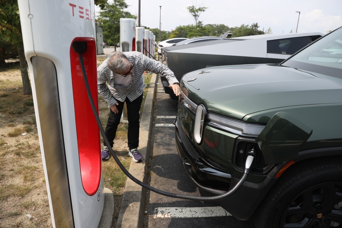 Tesla Süper Şarj Cihazları: GM, Ford, Rivian ve erişimi olan diğer EV markaları