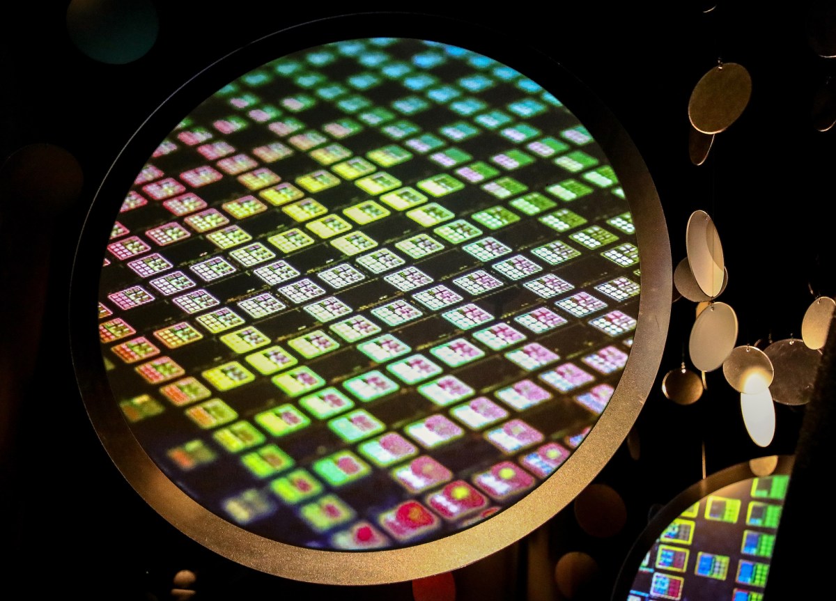 TSMC’nin Çinli şirketlere gelişmiş çip sevkiyatını durdurduğu bildirildi