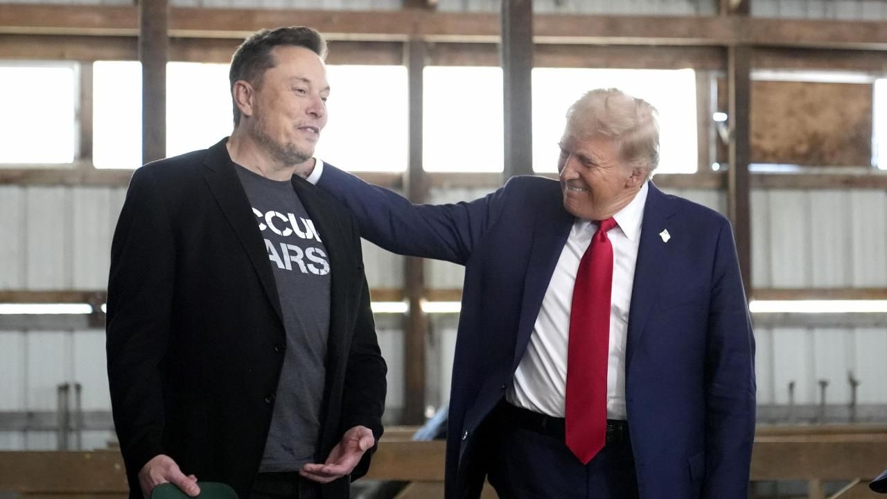 How does Elon Musk access secret US documents?