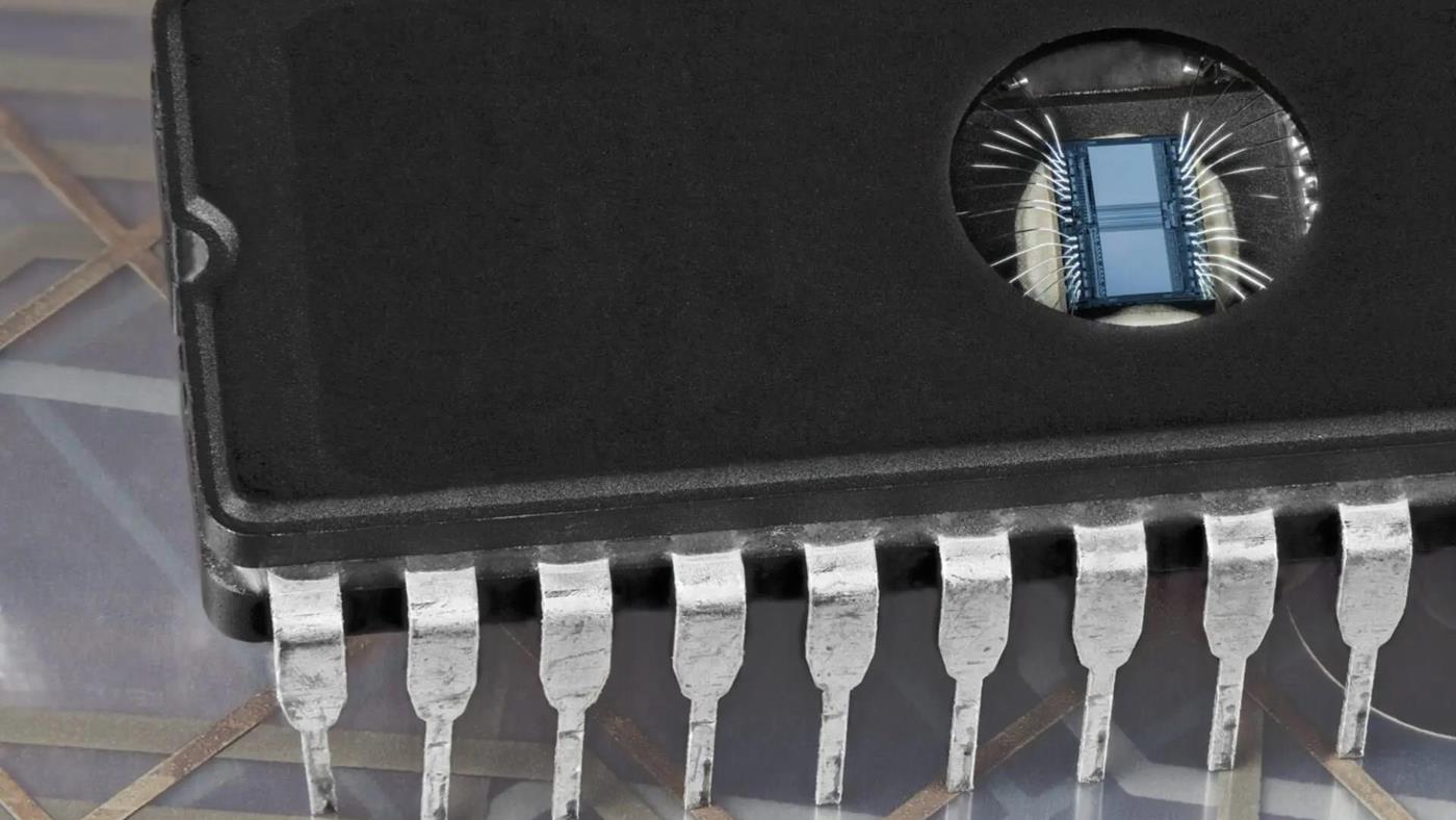 What is ROM memory, what does it do? Differences with RAM