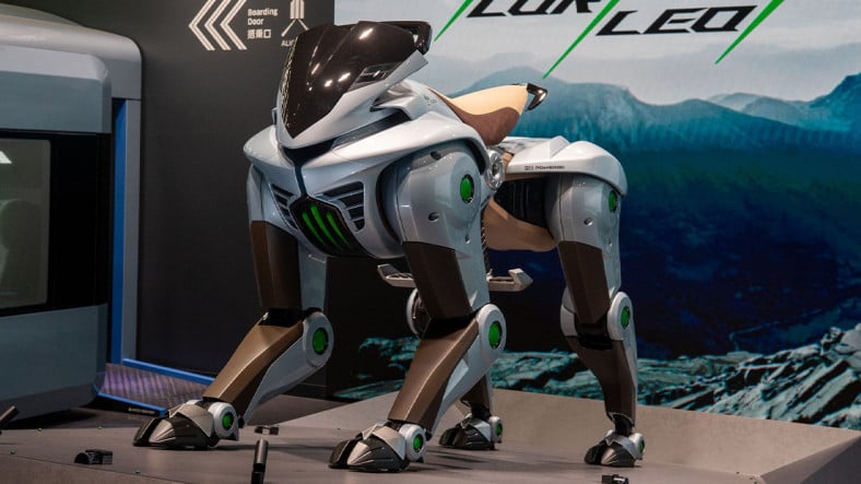 Extremely interesting robot dog from Kawasaki: Corleo